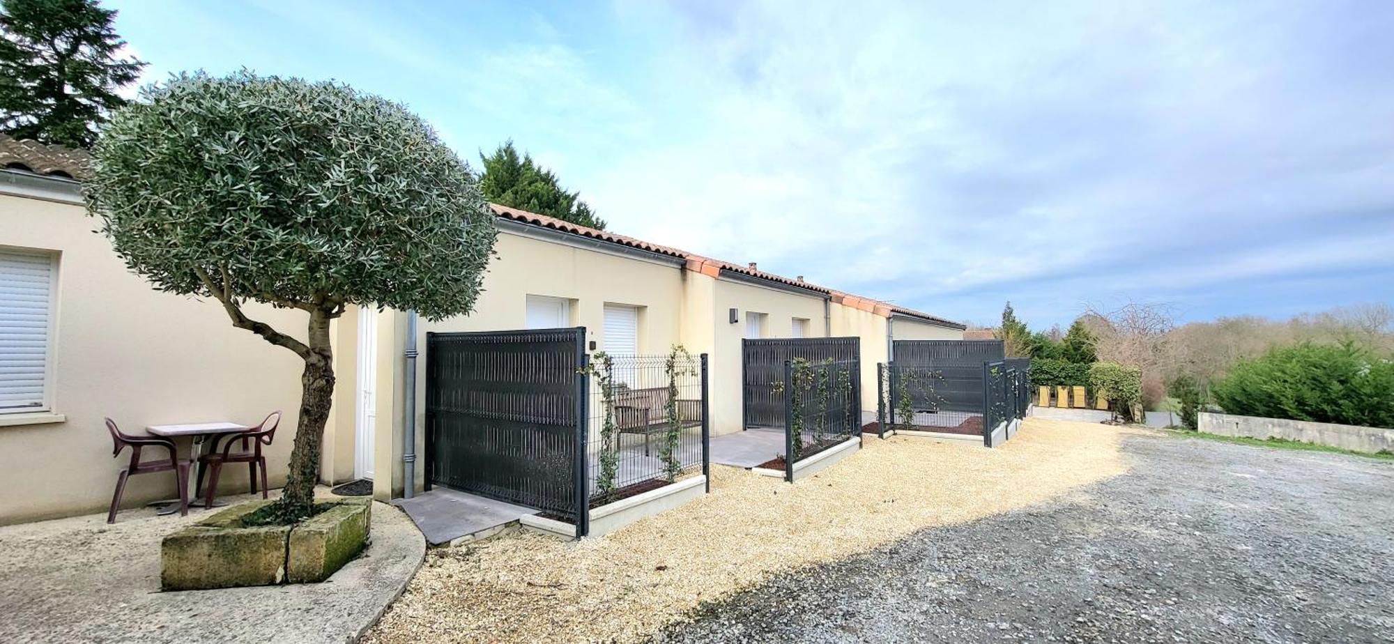 Residences Les Sansonnets "Appartements & Studios" Jonzac Exterior foto